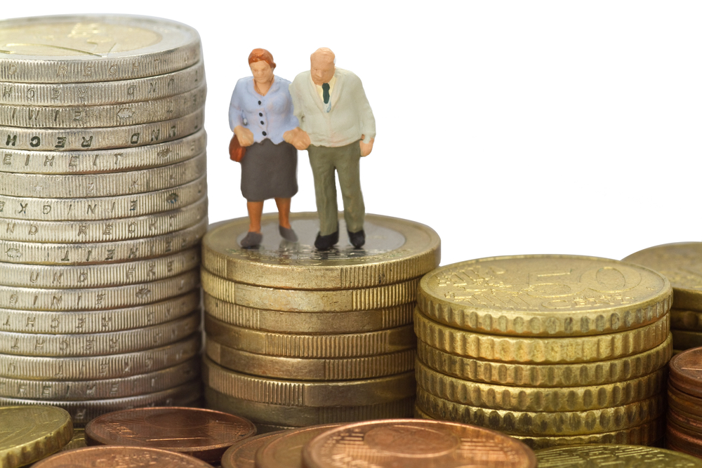 how-should-salaried-workers-planning-finances-for-retirement